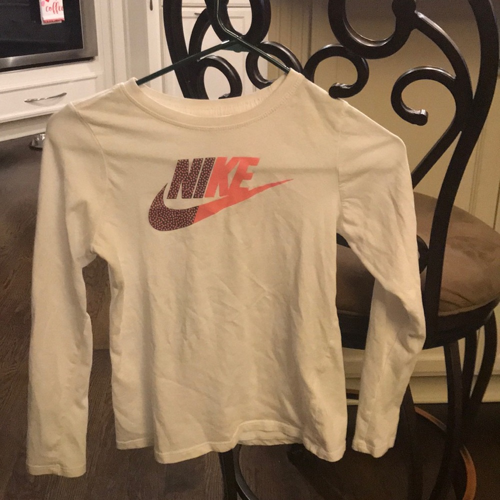 Girls Nike long sleeve tee
